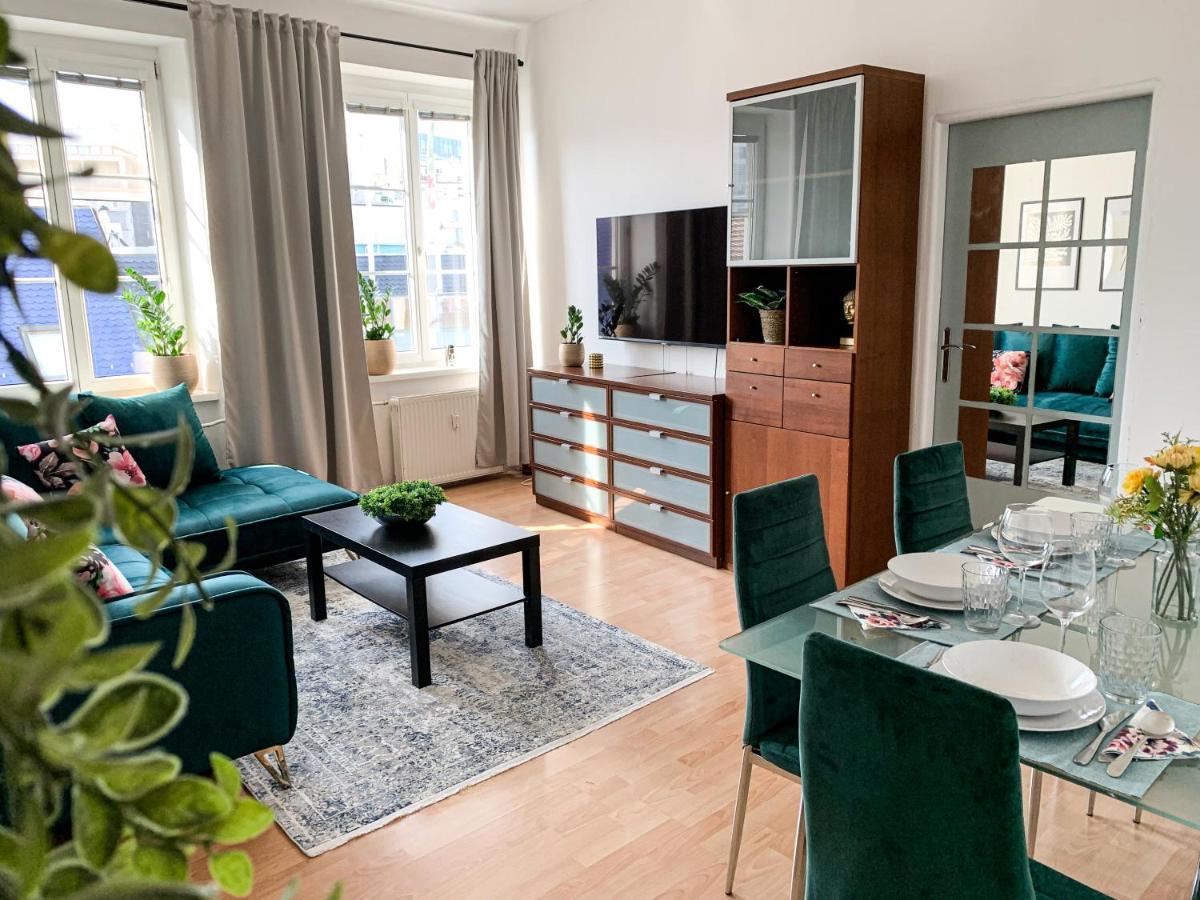 Cozy Downtown City Living Bratislava Exteriör bild